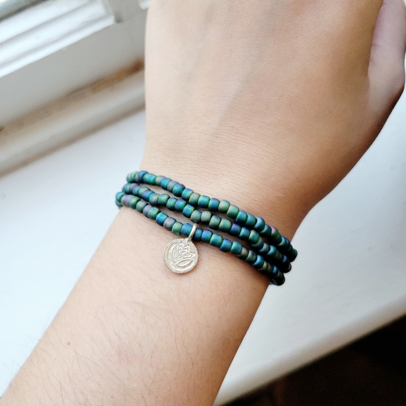 Vintage Set of 3 Dainty Blue Green Beaded Bracelets - Picture 1 of 6